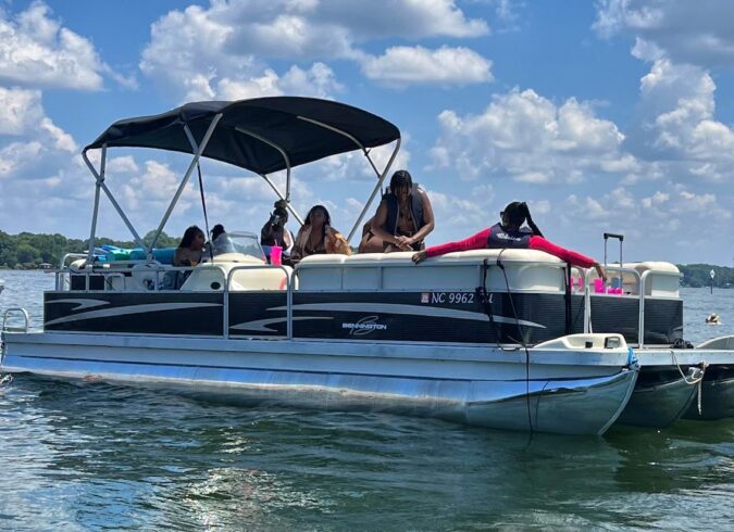 Splash, Swim & Cruise on a 28ft Bennington Pontoon on LAKE NORMAN